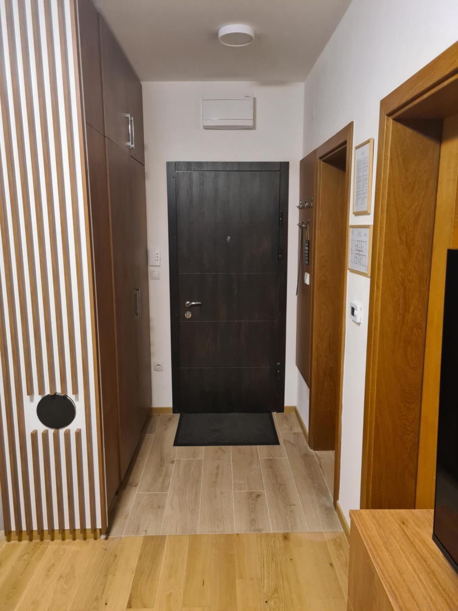La Vista Apartment *